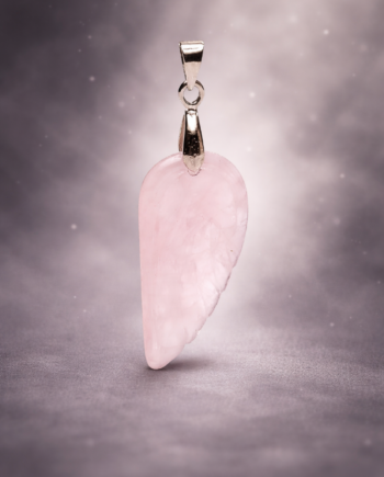 Roosast kvartsist ripats "Inglitiib".